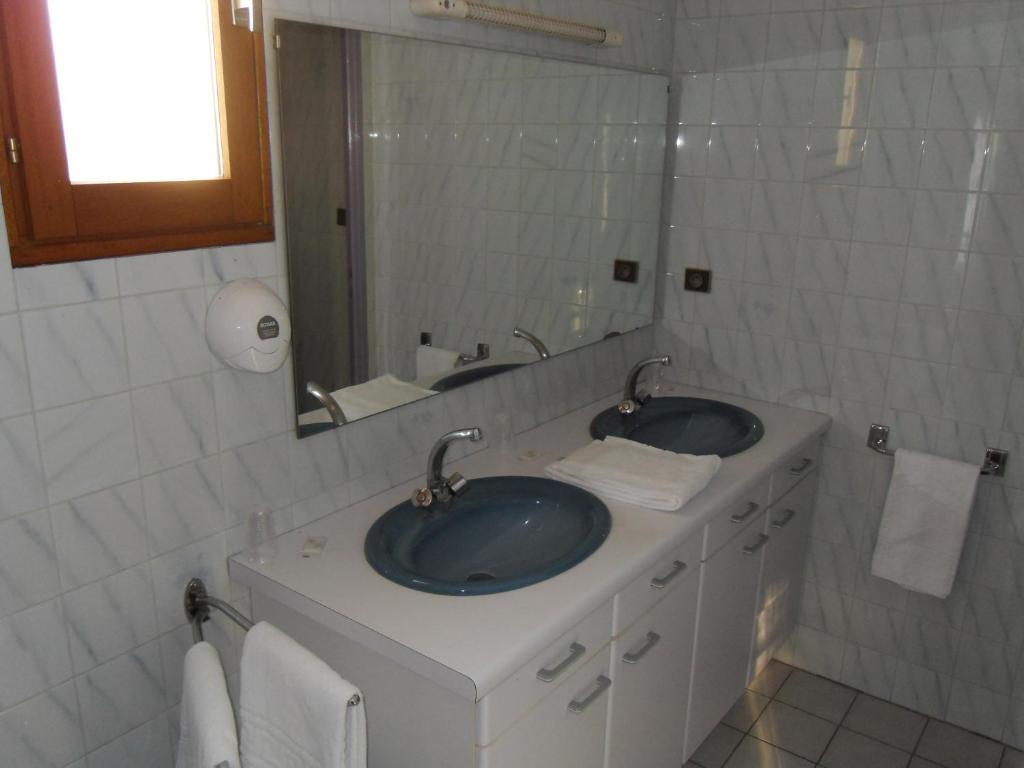 Le Clos Du Loup Rouffire Exteriör bild